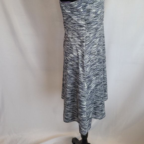 MPG Travel Dress - Picture 7 of 10